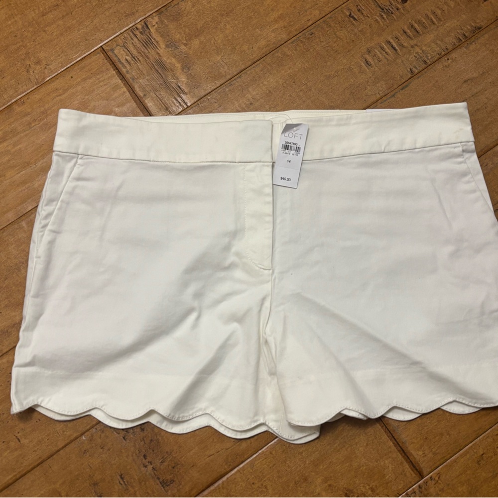 LOFT Off-White 4" inseam Shorts NWT